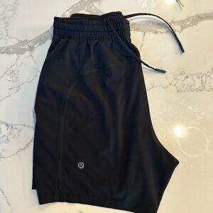 Men’s Lululemon Pacebreaker linerless 5” black XS